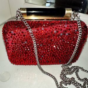 DVF clutch